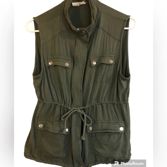 Army Green Olive Utility Vest by entro - Picture 6 of 9
